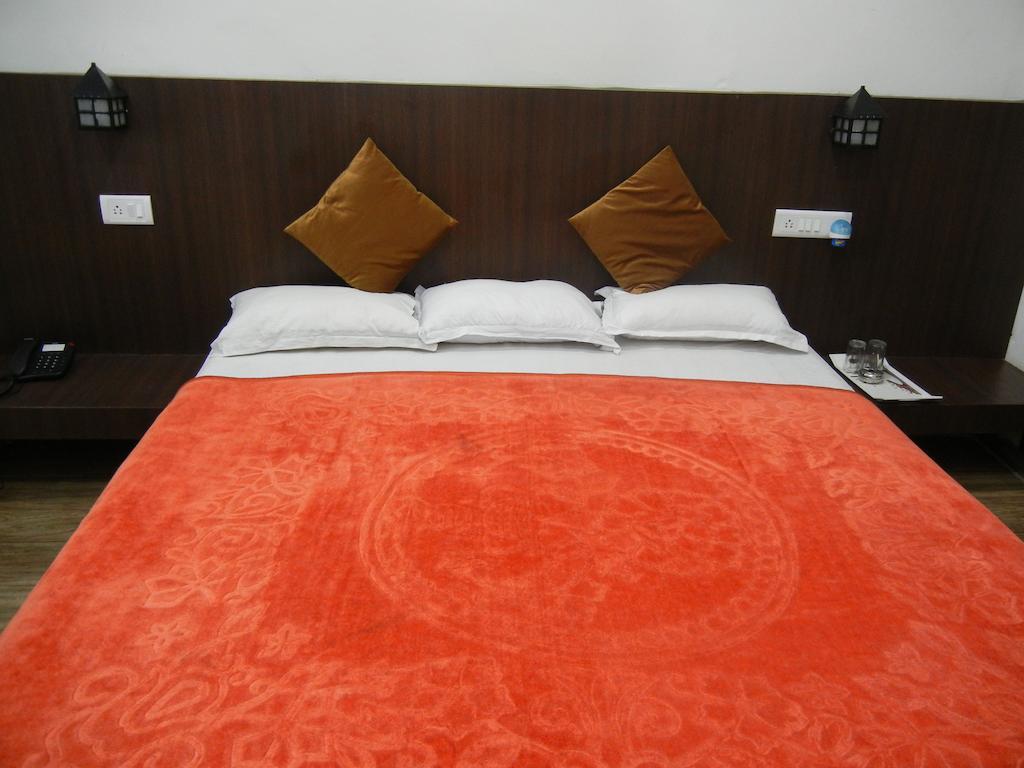 Hotel Grand Barrack Khandwa Room photo